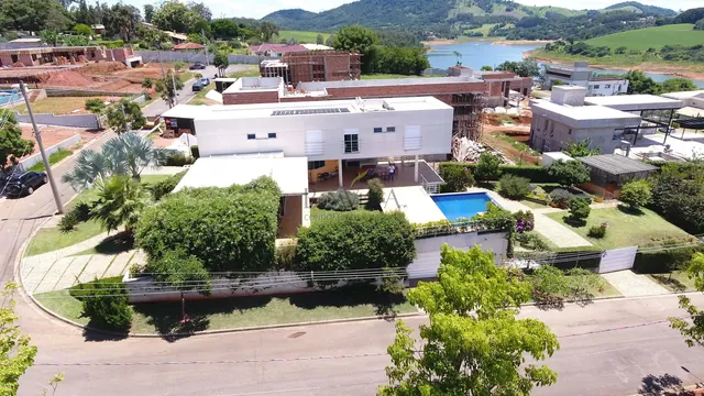 Vista aérea da casa e do entorno
