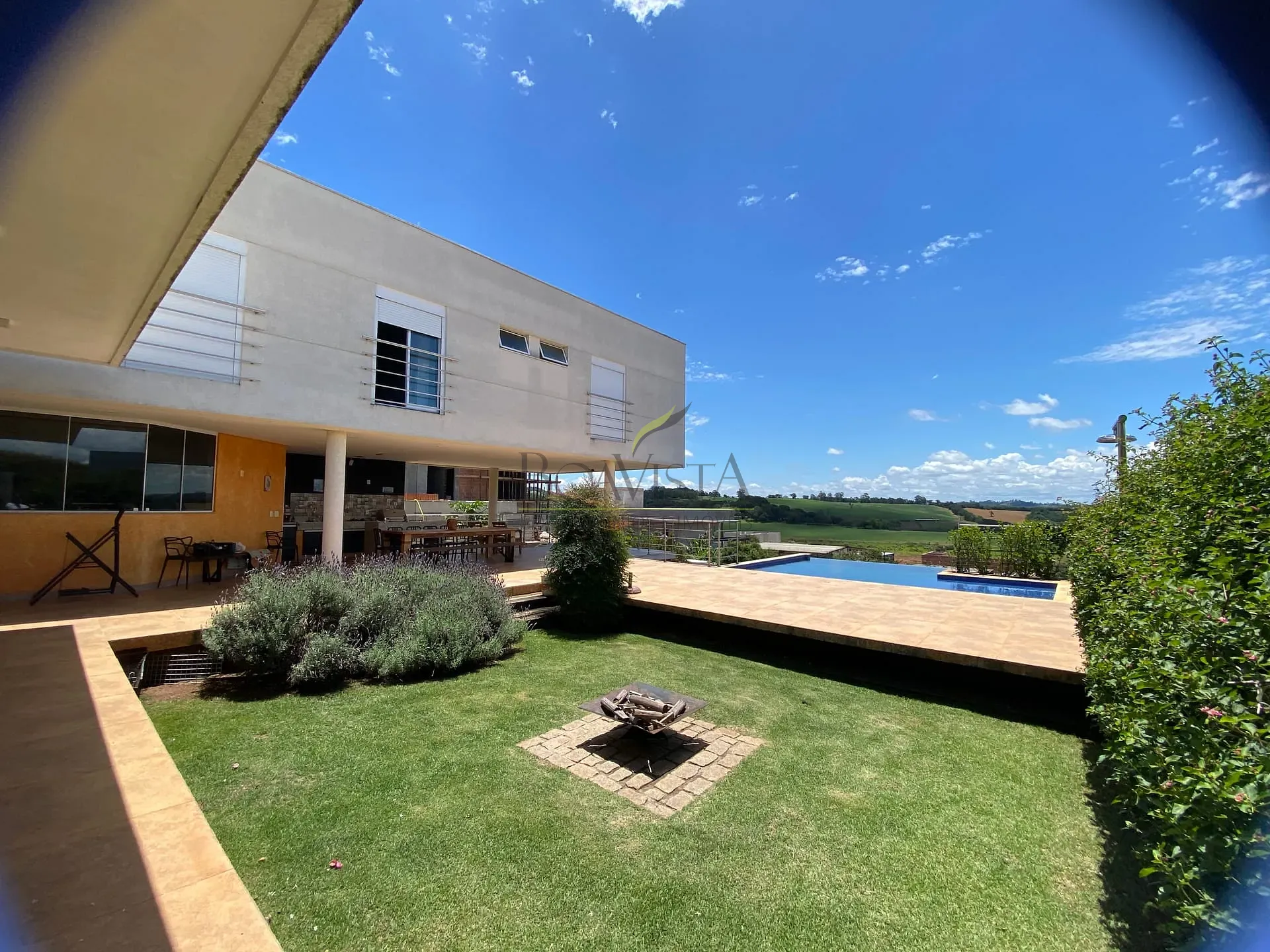Casa moderna com vista para a represa · Condomínio Águas Claras · Piracaia/SP